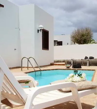 Villas Los Claveles Apartment *